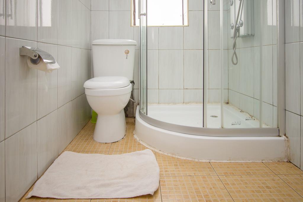 Sal'S Boutique Hotel Кампала Екстер'єр фото