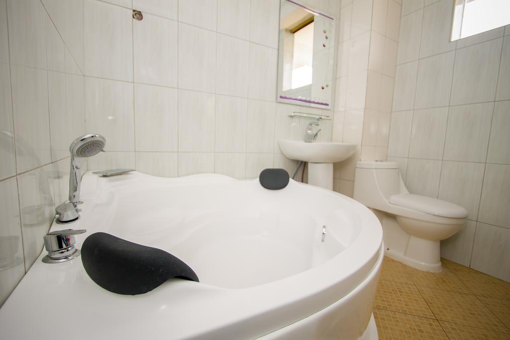 Sal'S Boutique Hotel Кампала Екстер'єр фото